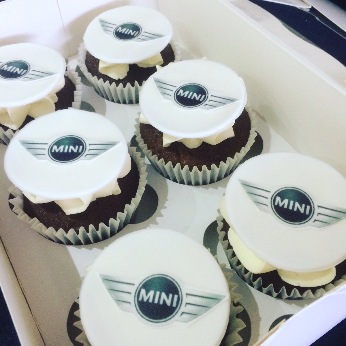 MmmmCupcakeS18's tweet photo. Great #customer service from @stratstonemini in #chesterfield  thanks Luke , Laura and all the team - love my new #mini https://t.co/zs5BNBfrxJ