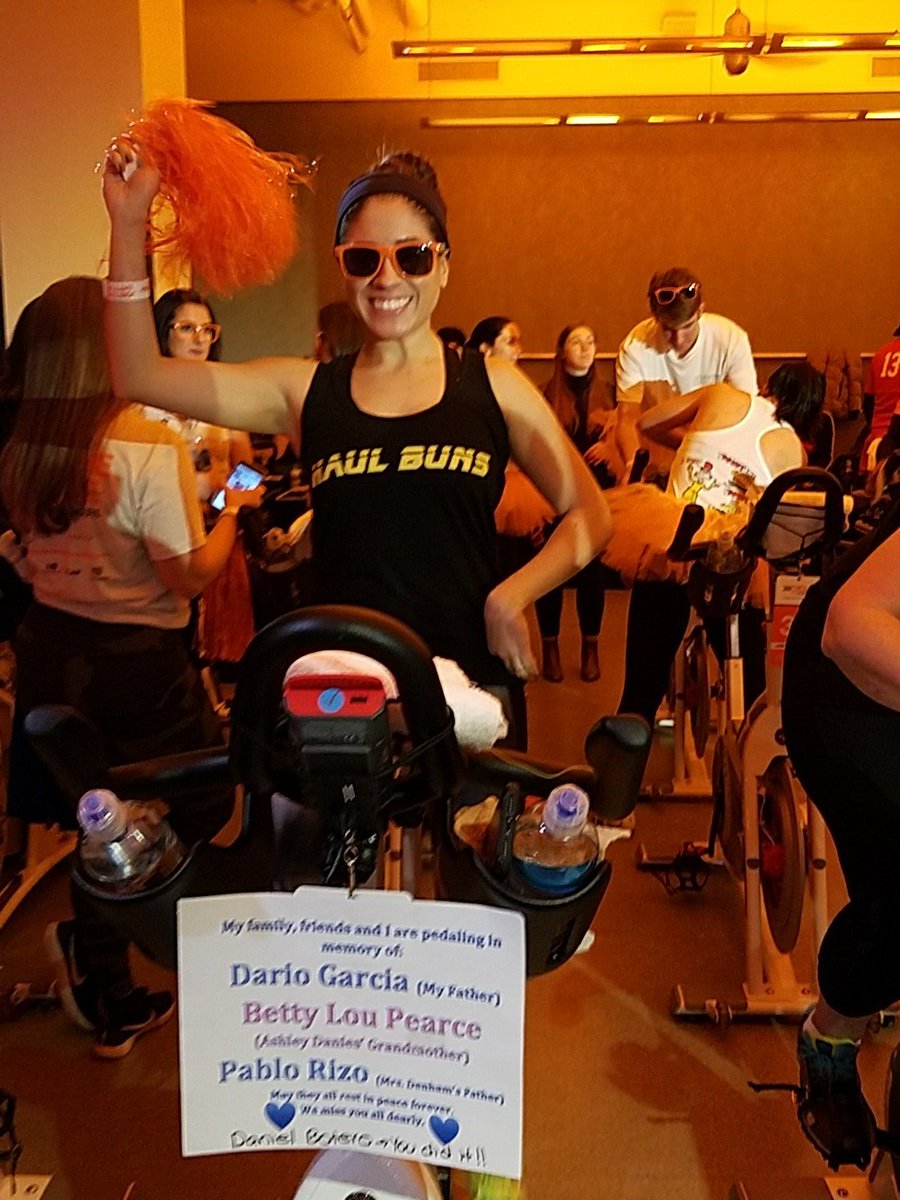 jessijulie's tweet photo. @kimroots team ROUND TWO #haulbuns #CycleforSurvival https://t.co/pbs5U7US0i