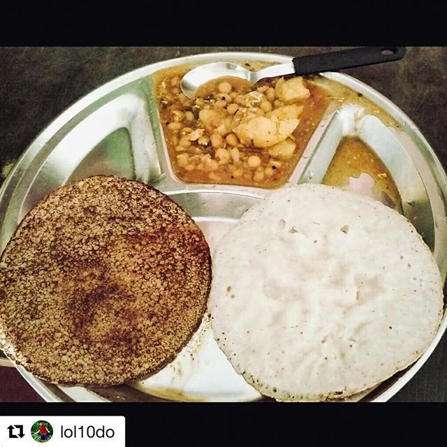 BBSRBuzz's tweet photo. Tried this combo yet? Chitau Pitha and Guguni #odisha #food #foodie #bhubaneswarbuzz #odiafood pic courtesy  @lol10do ・・・
When you wake up and find your grand maa and aunt make one of your childhood's favourite dish for your breakfast 😍 #chitau #pitha with #guguni  cooke… https://t.co/uywAtvmplj