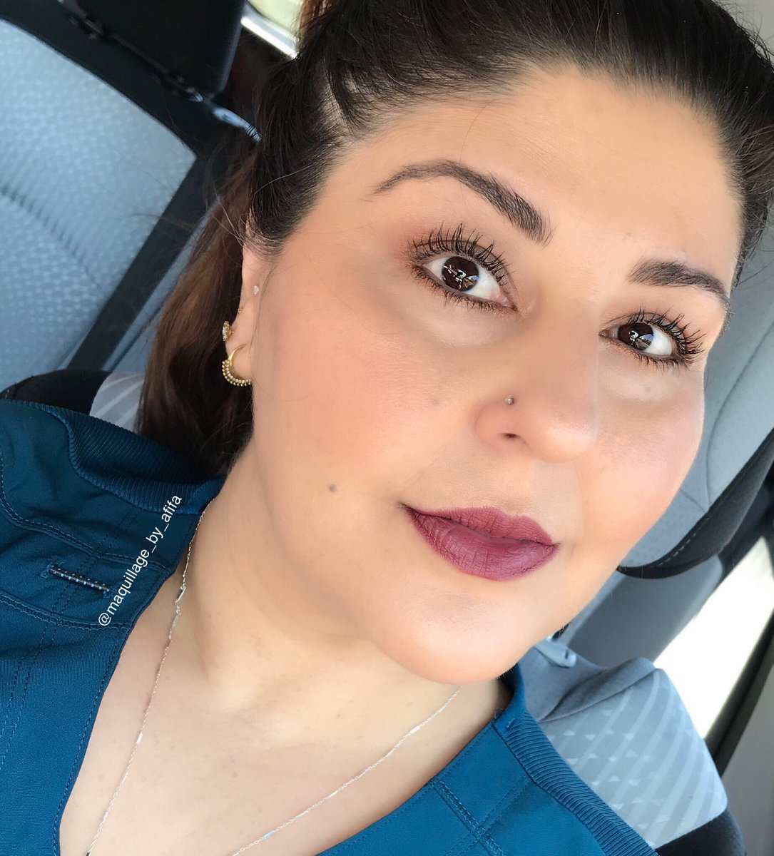 feefers77's tweet photo. Subtle gold liner & bold lip
@maybelline Striking Cooper
@toofaced Suck It
#toofaced #ownyourpretty #mnyitlook #maybellinegirls #mnyliner https://t.co/IXXKYQ9xOo