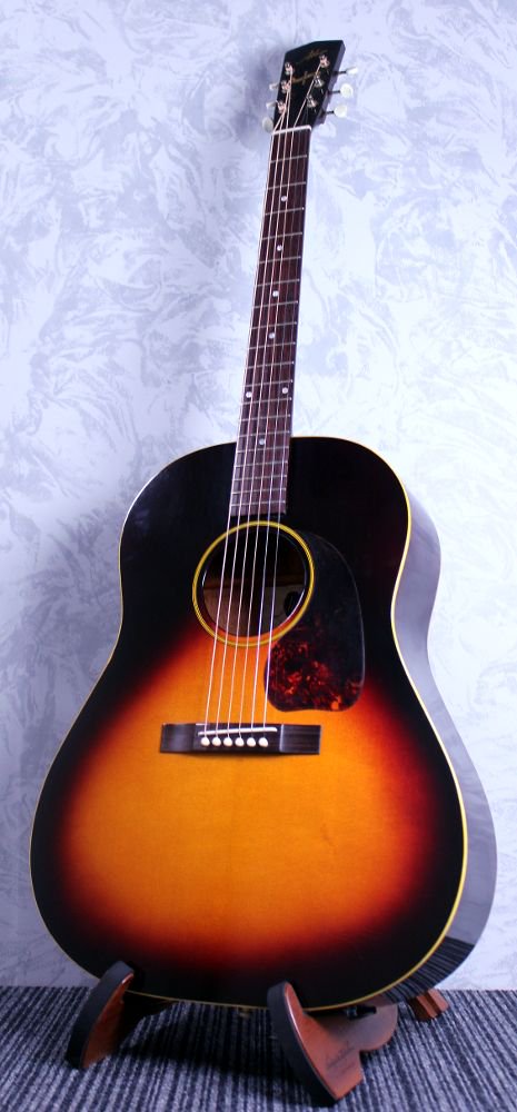 ForsythMusic's tweet photo. Just in! The @Atkin_Guitars Forty Three. An amazing tribute to the women that built the Gibson guitars during the Second World War. Available for £2,999 here: https://t.co/aRnCUIZr8t #atkinguitars #atkin #acoustic https://t.co/8EpOQKi43j