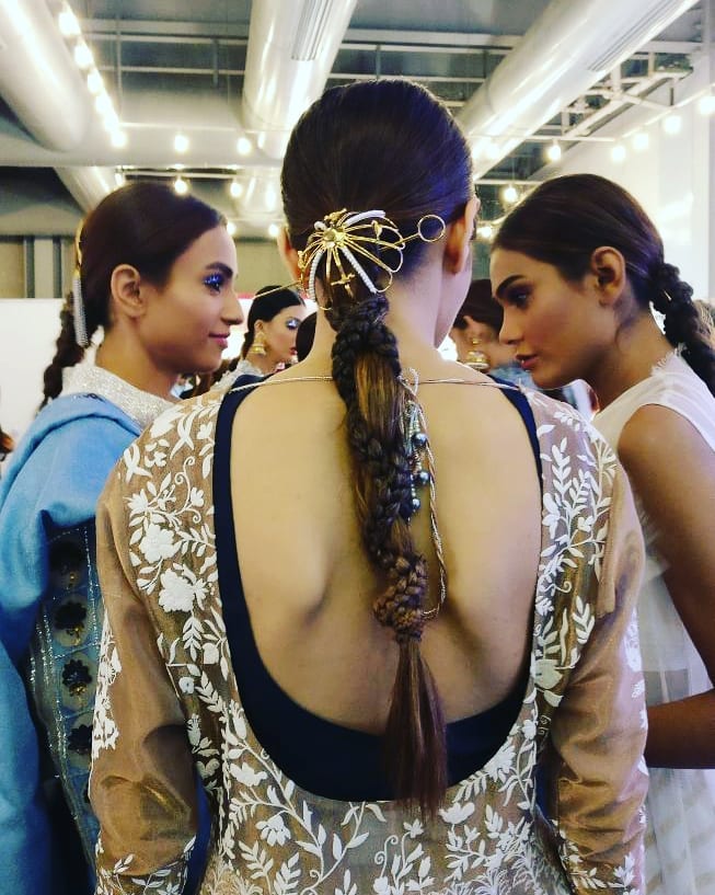 ShowbizAndNewz's tweet photo. #PSFW18 #PFDCSunsilkFashionWeek #PSFW18xPEL #AquafinaPK #PureFashion #PurityGuaranteed #BorjanPSFW18 #CareemPakistan #CityFM89 #89partners #sunsilkfashionedition https://t.co/y5KfHHSMpj