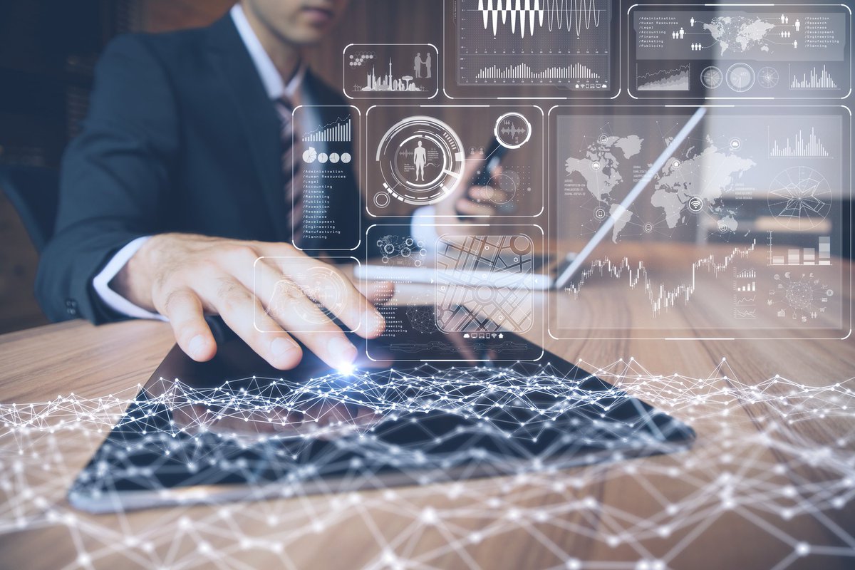 QCon's tweet image. Pushing the boundary of what we consider to be the interface #ZeroUI, voice, &amp;amp; mobile this year @qconnewyork in the “Modern User Interfaces: Screens and Beyond” track #qconnewyork bit.ly/2yTyjml