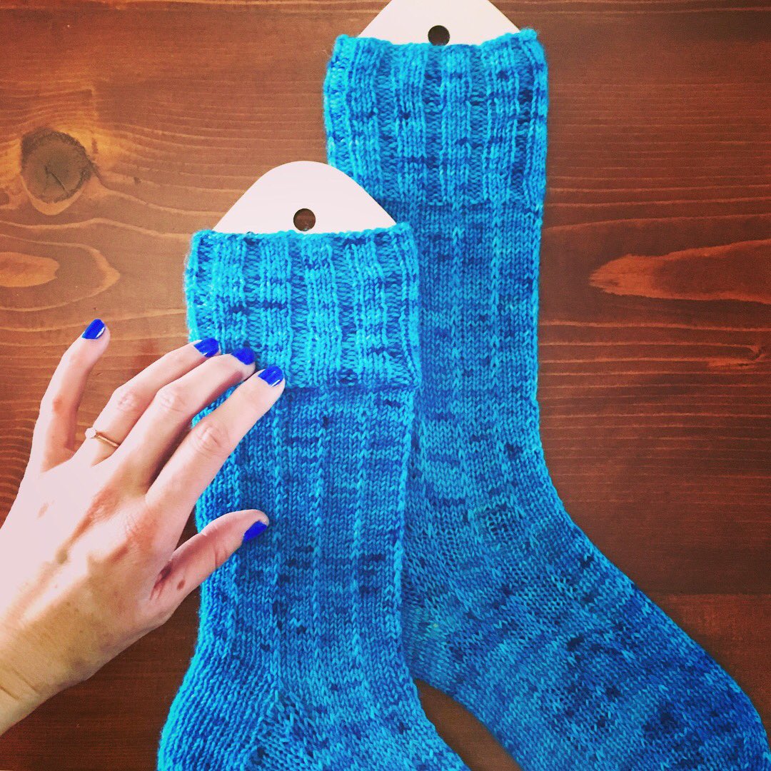 Aimeehj's tweet photo. Flammegarn socks! I dyed the yarn years ago and finally found the right project for it. #knitting #boxofsocks #sockknitting #knitter #handdyed #handdyedyarn #flammegarn #flammegarnsocks #nancybush #sockblockers #folksocks @Woodico_Project https://t.co/8ifIb9lkFR