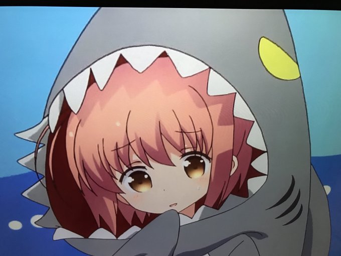 スロウスタート10話放送されました、ご視聴ありがとうございました!制作にご参加頂きました皆様ありがとうございました、お疲れ様でした!サメのパジャマ、フォルム含めて可愛さが凄い。。。来週と何卒宜しくお願い致します。 #スロウスタート 