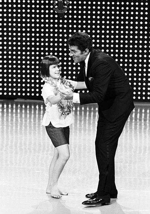 diegofaistauer's tweet photo. Donna Butterworth e Dean Martin https://t.co/UfQEm2z8wD