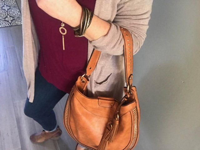 Look at this one .... cute weekend outfit LP. #newpurse #piperandhollow

SHOP NOW-> piperandhollow.com/collec…/new-arrivals/New-Arrivals