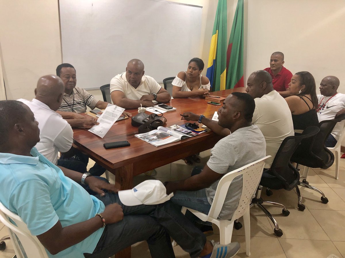 AlcaldiaQuibdo's tweet photo. La Junta de Acción Comunal del barrio Yesca Grande, dona el predio donde se construirá la nueva Sede  educativa de la Escuela  Nicolás Rojas Mena. Será de 4 pisos. https://t.co/lOZ5JdCdY4
