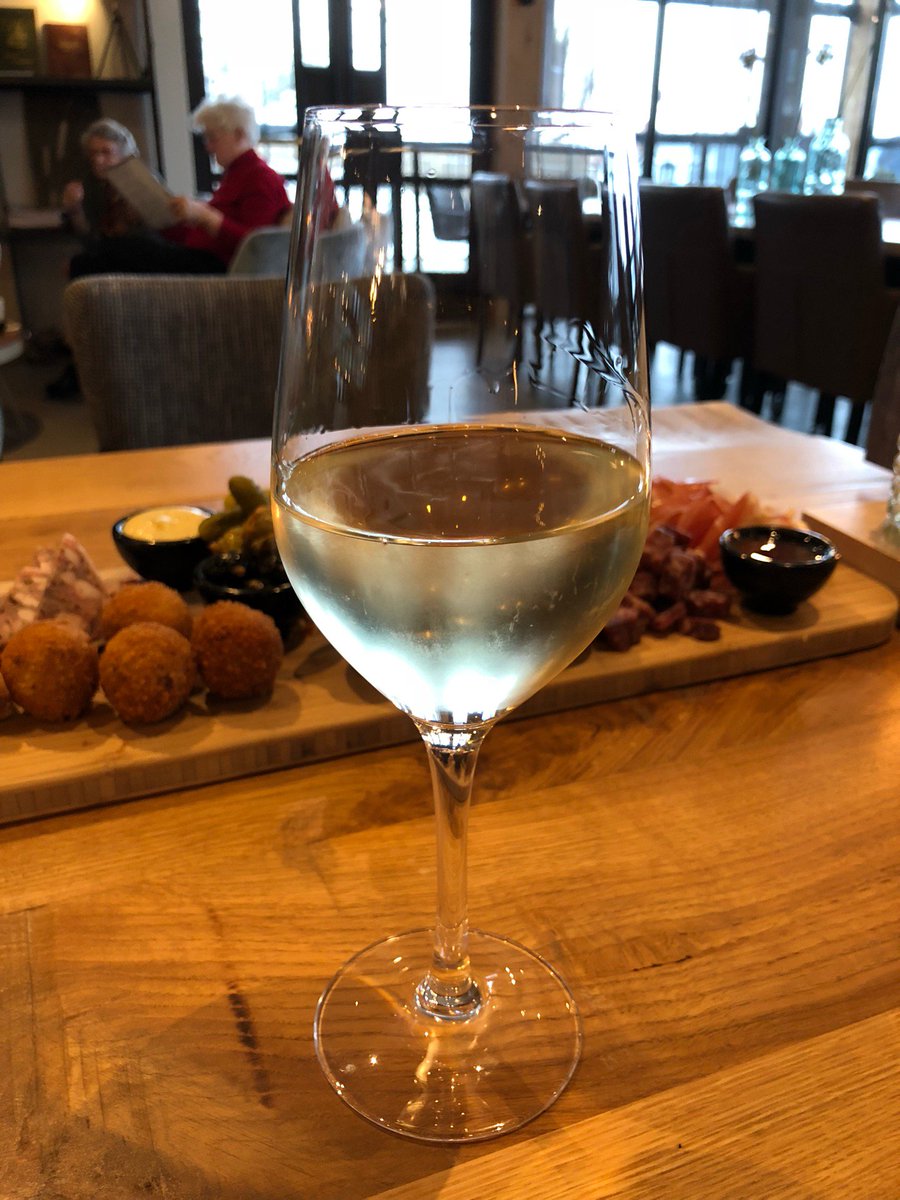 hansveldman's tweet photo. #borreltime (@ De Rietschans w/ @nicoledibbets) https://t.co/vUgAx2wpLD https://t.co/LwtaxZiToU