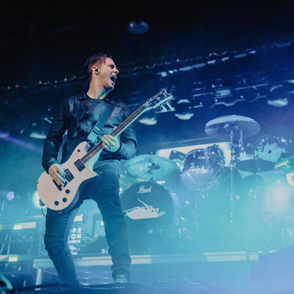 paparoach's tweet photo. Happy Birthday @jerryhorton! 🎂 https://t.co/CDz5AWsnKe