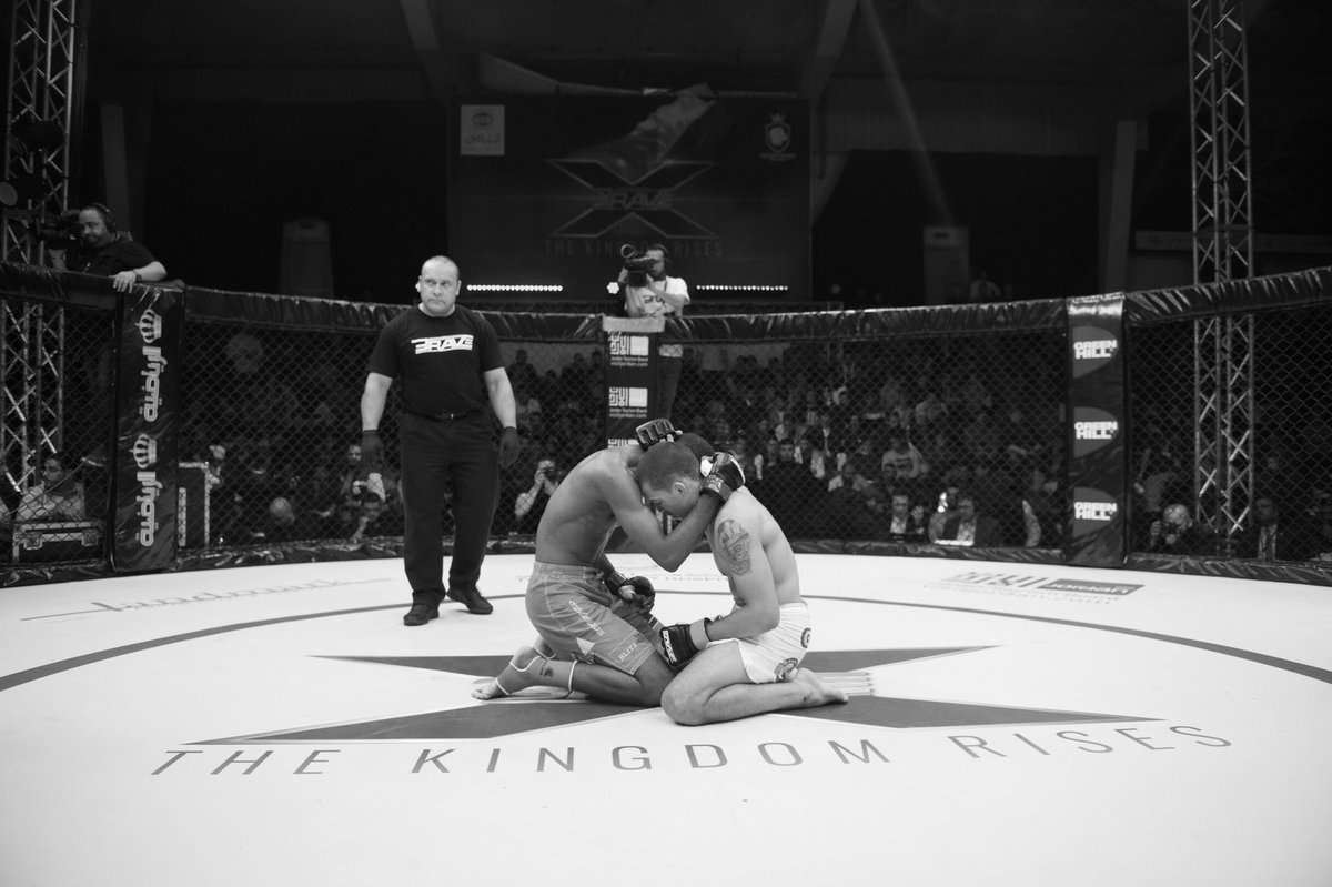 bravemmaf's tweet photo. #RESPECT☝🏼#BraveCF10 https://t.co/roc5hTtwYK