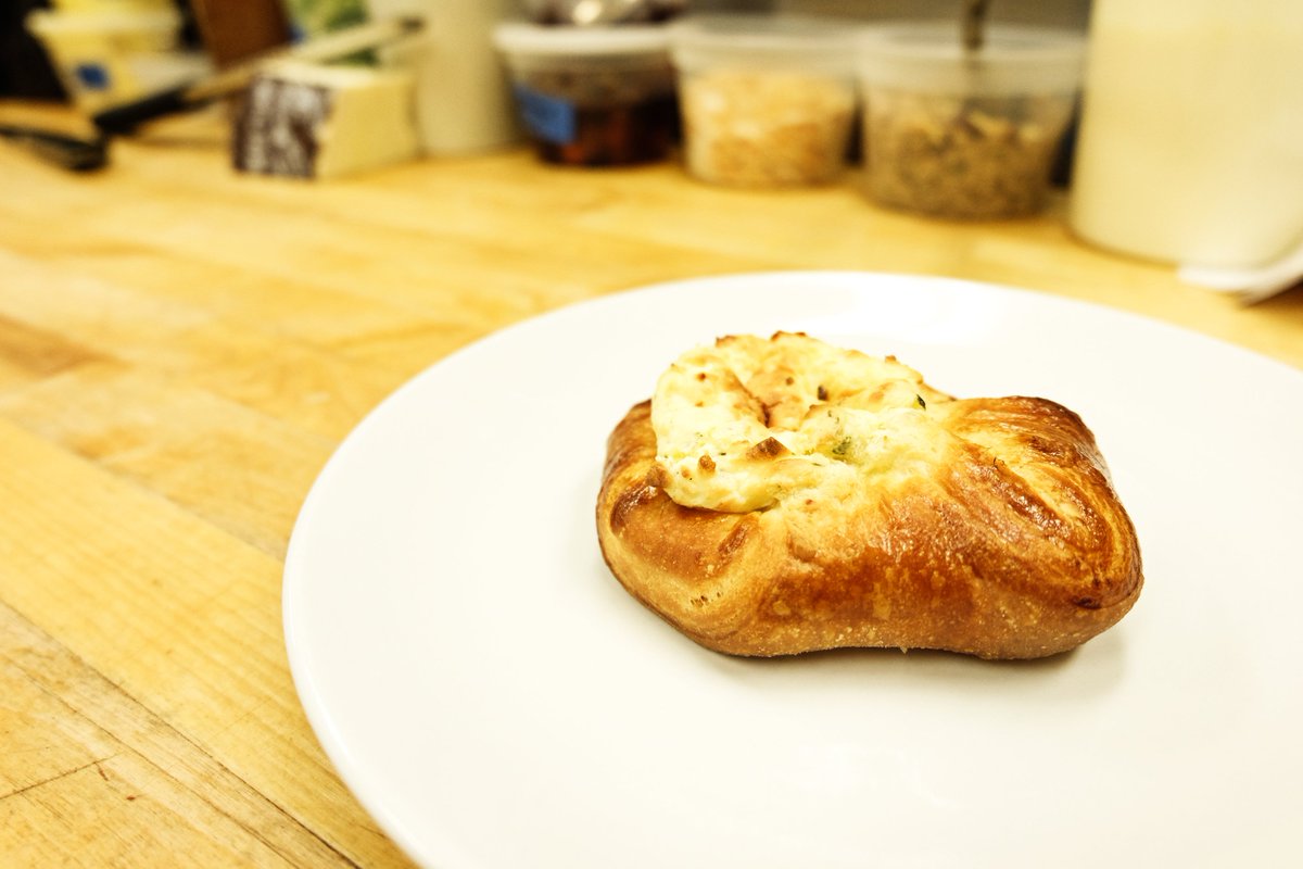 Do you have plans for Sunday yet?  Come down to Junk Ditch and grab some brunch with delicious <a href="/GKBakedGoods/">GK Baked Goods</a> pastries.  Call now for reservations!
.
.
.
#JunkDitch #JunkDitchBrewing #JDBC #EatLocal #DrinkLocal #FortWayne #DTFW #SupportLocal #MyFortWayne #NEIPride #Pastries