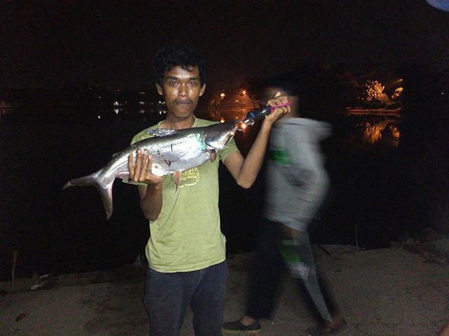 infodepok_id's tweet image. ift.tt/2tuz3MS Hasil salah satu hobi anak Depok dari mancing ikan di Setu Cilodong Depok.

Foto : Leo Saputra

#mancingikan #mancingliar #mancingsetu #infodepok #exploredepok #mancingmania #humaninterest #humaninterestindonesia #instamoment #setucilodong #wisatadepok #…