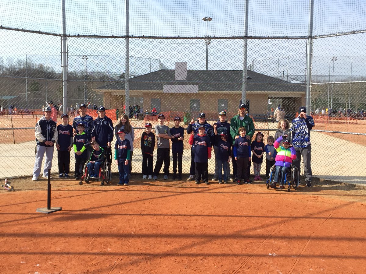 Paxton_Nayman's tweet photo. Had an amazing morning with the Challenger Baseball program this AM in Canton. The Creekview baseball team spent the AM with some amazing kids who just want to play! #Humbled #PlayBall #GreatToBeAGrizzly #Lovethesekids #RealPlayers #Tonsofsmiles https://t.co/jqU8pVGXin
