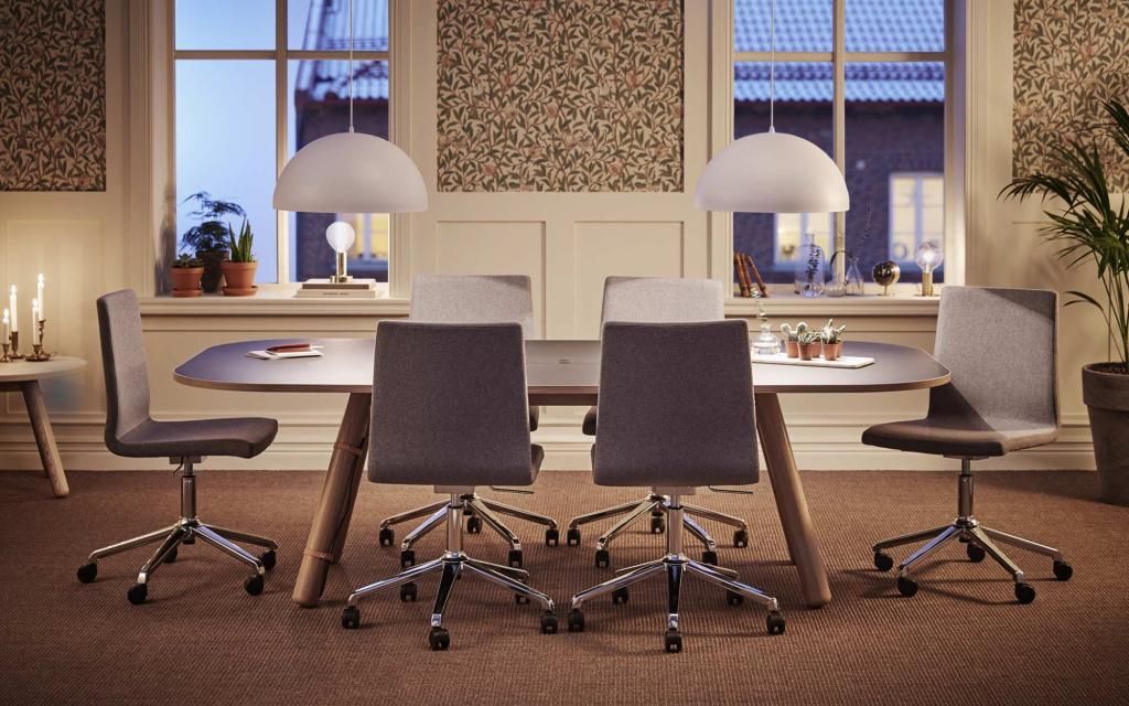 The Four F’s of Choosing the Right Conference Furniture.
Remember the four F's and you'll get the perfect conference room for your business. Find out more here:
buff.ly/2Dg3LJs #meeting #officedesign #workplace via <a href="/AJProductsUK/">AJ Products UK</a>