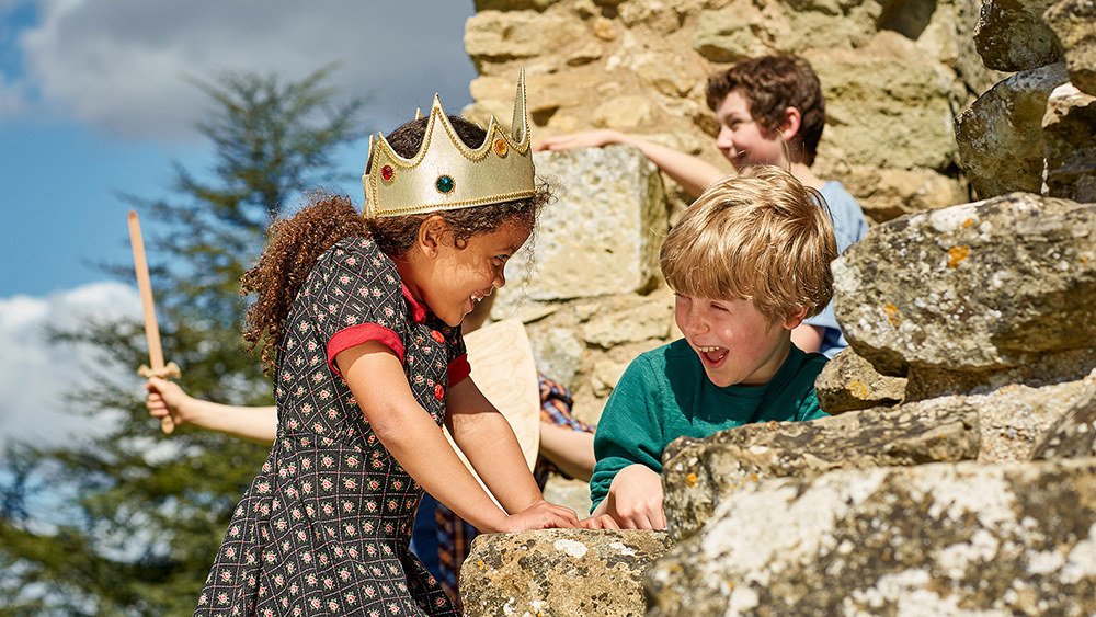 EnglishHeritage's tweet photo. Calling all valiant adventurers! Join us on the hunt for legendary dragon eggs this Easter weekend https://t.co/0XEWTUkxim https://t.co/5HB2Agi357