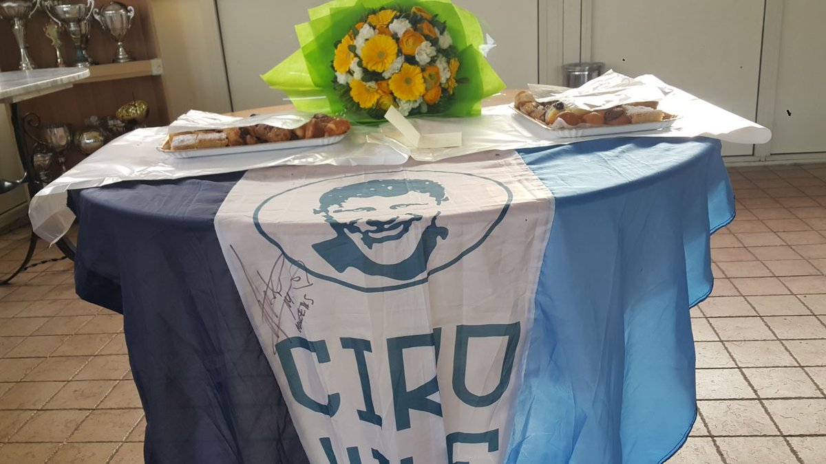 CiroVive's tweet photo. https://t.co/BSAvwypk1v
Bravi ragazzi...👏👏👏⚽️⚽️✌
#avversariMAInemici#costruiamouncalciopulito#Ciroviveneisanivaoloridellosport #respect #calcioa5 #serieC2gironeB #AsdCirovive https://t.co/VbcEfXZROB