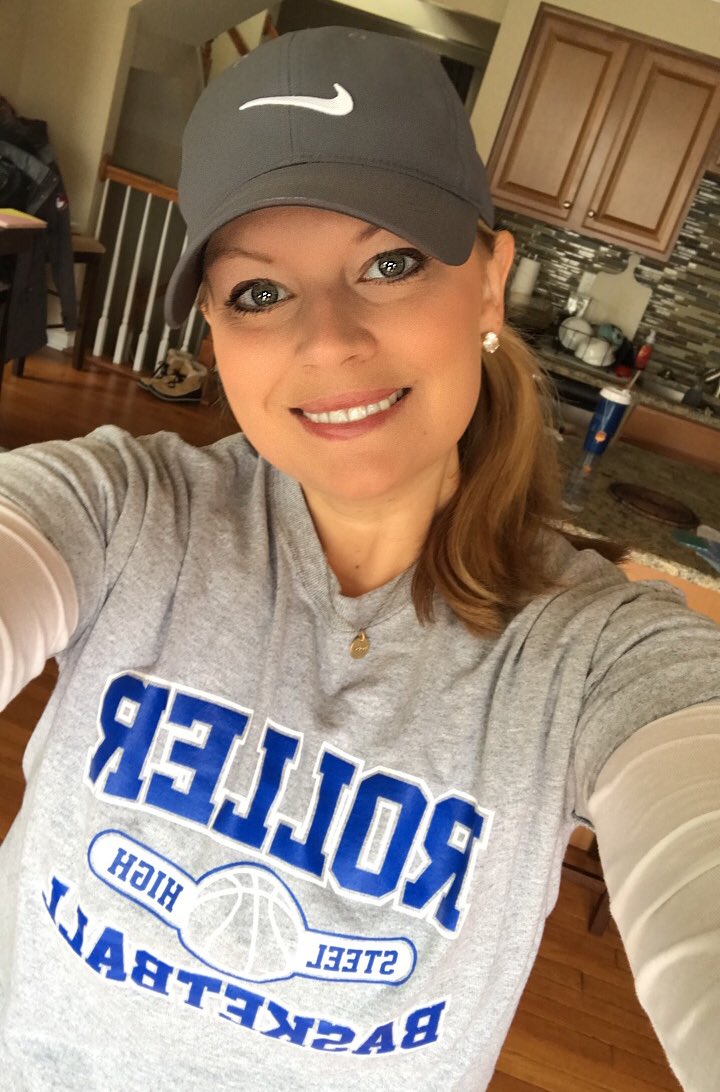 K_Elizabeth513's tweet image. I’m game-day ready, Rollers! Are you?? Let’s go!! 💪🏼🏀😤 #GoRollers #staterun #RollerAthletics