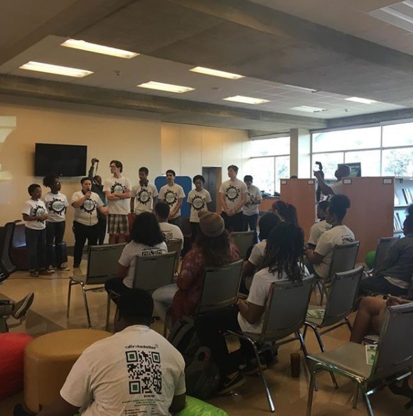 IAmThePipeline's tweet photo. We're back!! Meet our Squad #geniusgeneration #iamthepipeline #divhackathon #issavibe https://t.co/AXVbHxlR8E