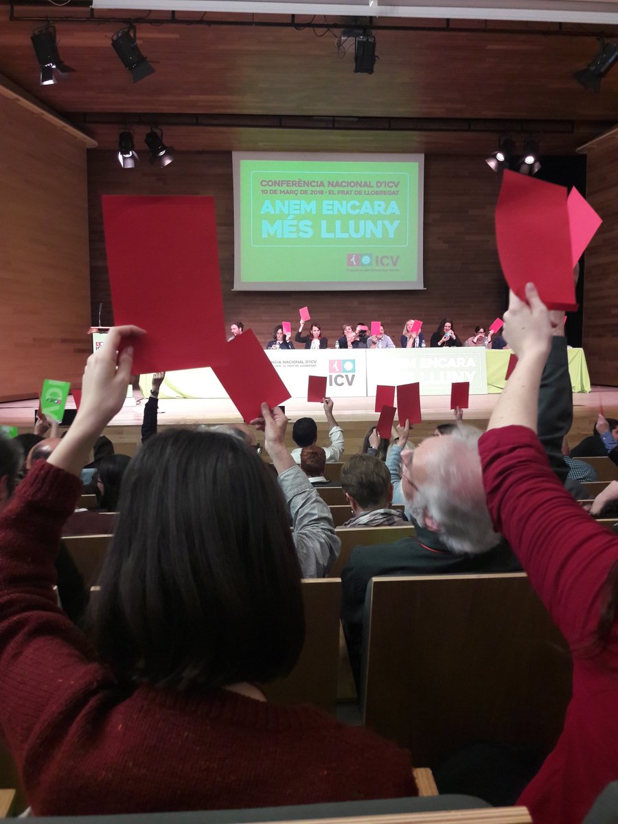 JovesEco's tweet photo. Aprovem per unanimitat el document polític i organitzatiu que fixa les prioritats d'@iniciativa de cara a la construcció de @CatEnComu_Podem i fins el 2019! #AnemEncaraMésLluny https://t.co/T06PMHPFrC