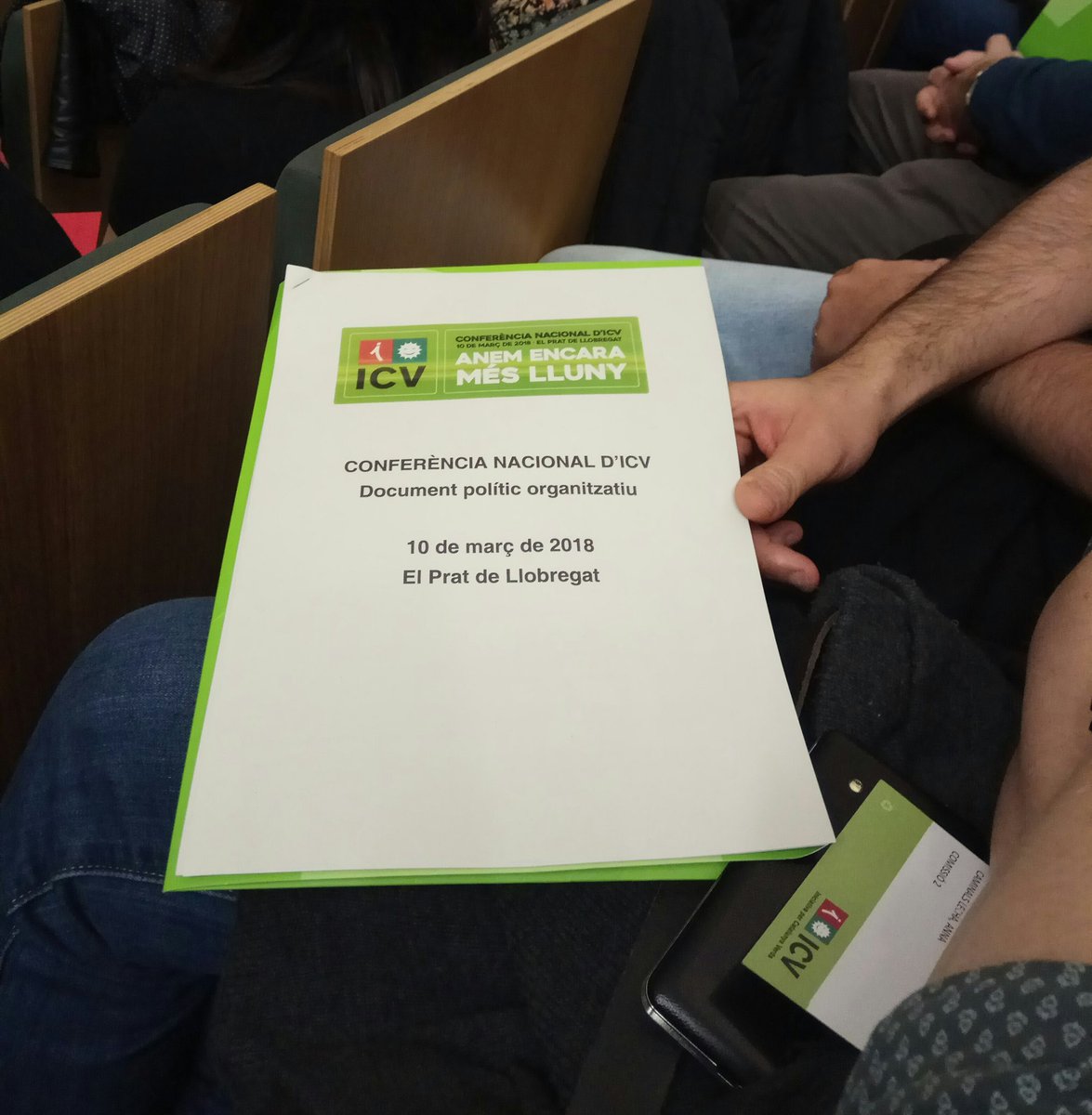 arnaufunes's tweet photo. Després del debat de 125 esmenes, que en general, fan una ampliació i concreció, aprovem un bon document estratègic per @iniciativa i per @CatEnComu_Podem sobre #modelestat i #Municipals2019. El document surt molt millor del que va entrar gràcies al debat i les aportacions. https://t.co/hQamOSUSXs