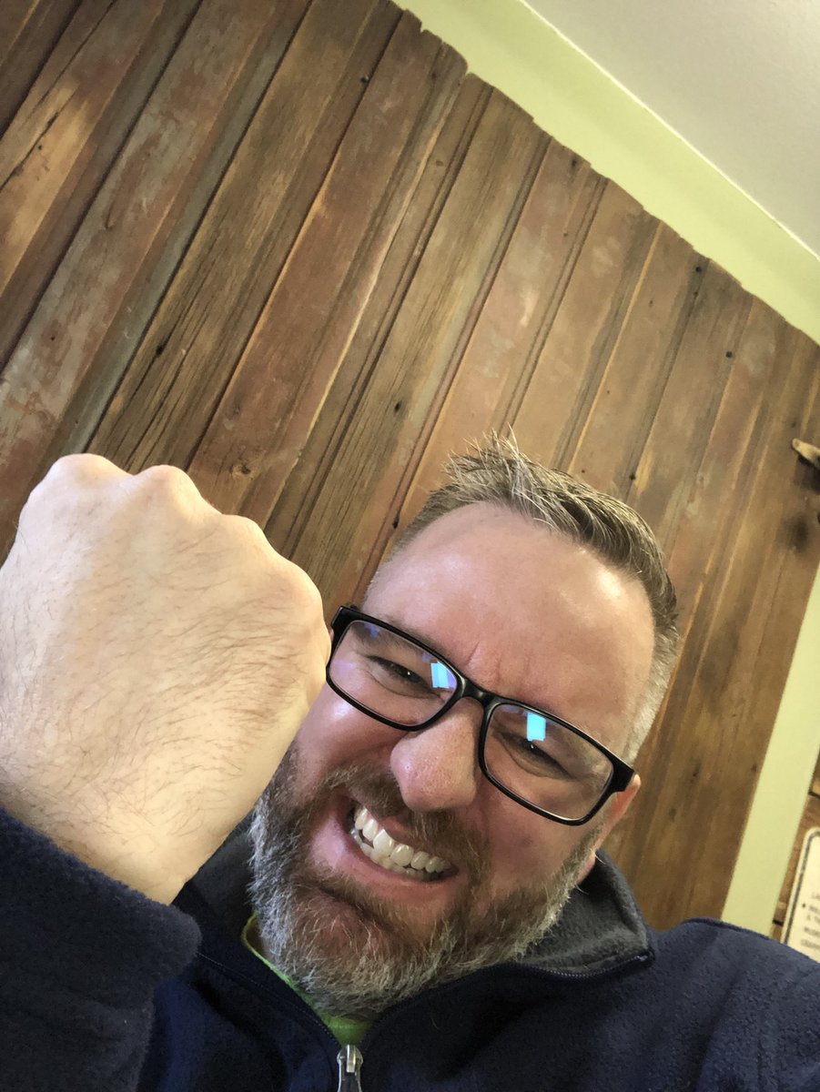 AgentMikeFrank's tweet photo. My YESSSSSS face when the power comes back on ten minutes before an appointment! Thx @ComEd #justintime #agentmike #lifeinsurance #roscoe #rockton #beloit #rockford #rawkford #winnebagocounty https://t.co/070dfKmnQJ