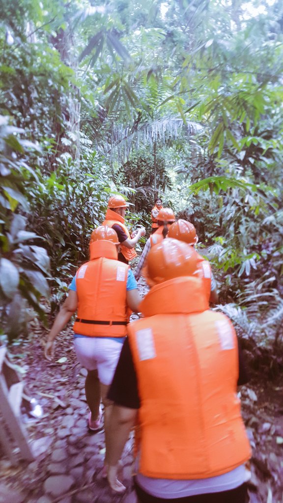 helloChristina_'s tweet photo. May bagay talaga na pag biglaan, saka lng natutuloy.
#PanguilLaguna #adventureisoutthere
#bodywater #mahnatureeee 😍😍 https://t.co/P935ueb7Eq