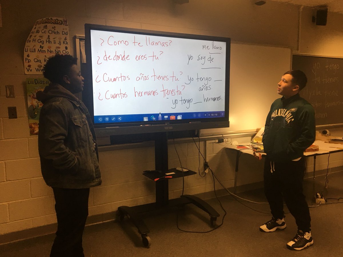 senoramcewan1's tweet photo. Spanish 1 at CHS! So proud of these students... mucho Español nuestra clase!  We have been singing our verbs to better remember them. Hence the lights:) https://t.co/Cx7zsXHZEP
