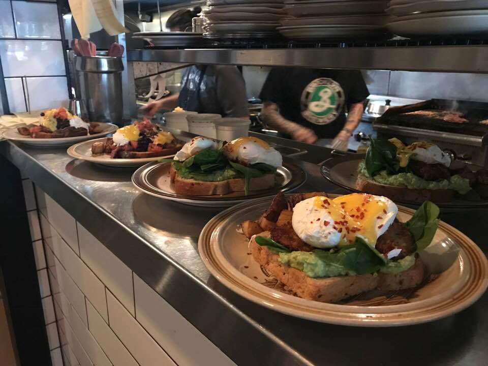 ChiSportSocial's tweet image. When all you wanted was brunch but they put you to work instead....thanks @SOButcher 
#SaturdayMorningGroove 
😆😅🤪👨‍🍳👨‍🍳👨‍🍳
