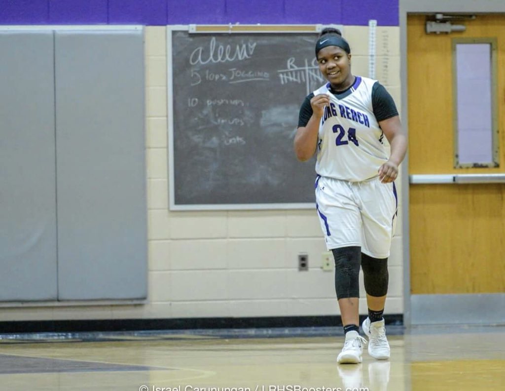 _ariii24's tweet photo. All 😁’s for state championship gameday...Let’s get this dub🤟🏾💜#24golive✨ https://t.co/L63Z0T4M3K