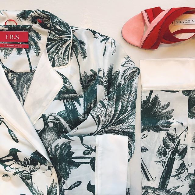 delsetteworld's tweet image. Lux Life ✨🍓@forrestlesssleepers #matchset @andreagomezofficial #redandpink #sandal #delsette #delsetteworld #luxlife ift.tt/2FoULY8