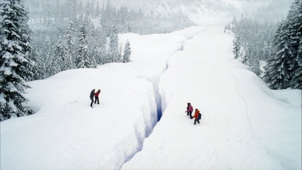 atresplayer's tweet photo. ▶ ¡El planeta está en peligro!😱 La capa de hielo que cubre parte de Alaska se está empezando a derretir creando un 'Terremoto de hielo' catastrófico 🌪❄ No te lo pierdas, síguela aquí y en @laSextaTV 📽🍿  https://t.co/QX5b6Dx0yK https://t.co/mMfY33iNJG
