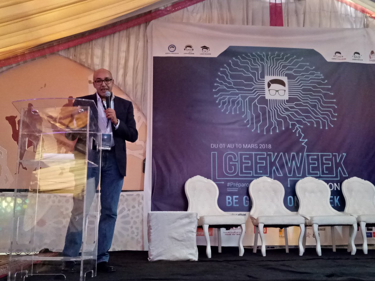 garfaoui's tweet photo. Marouane HARMACH citer les applications de l'intelligence artificielle. #PréparonsLeFutur #lgeekweek https://t.co/CPc0atLa6v