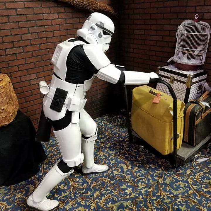 wizardfestohio's tweet photo. Not the droids he's looking for, but interested still at Lexington Comic & Toy Con on Saturday. #iWizard #IrontonWizardFest #iWiz #LCTC2018 @lex_con https://t.co/l6VxbOpj2s