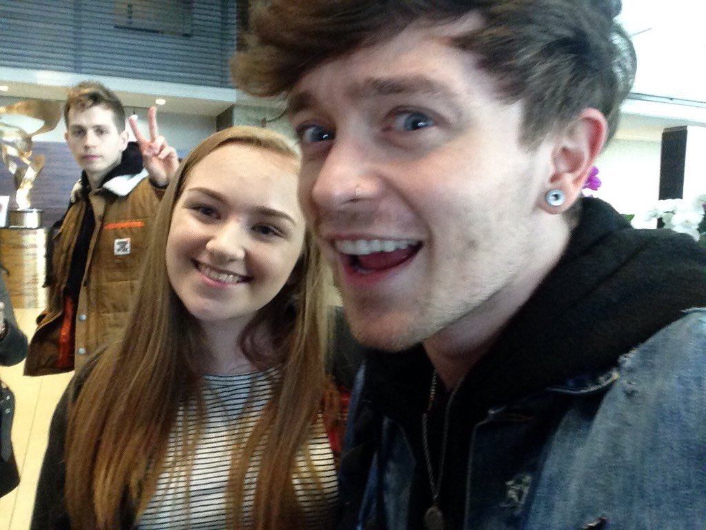 PRISMARINEJESS's tweet photo. happy five years con 💗 #5YearsOfConnor @TheVampsCon x https://t.co/0yp5Niicqr
