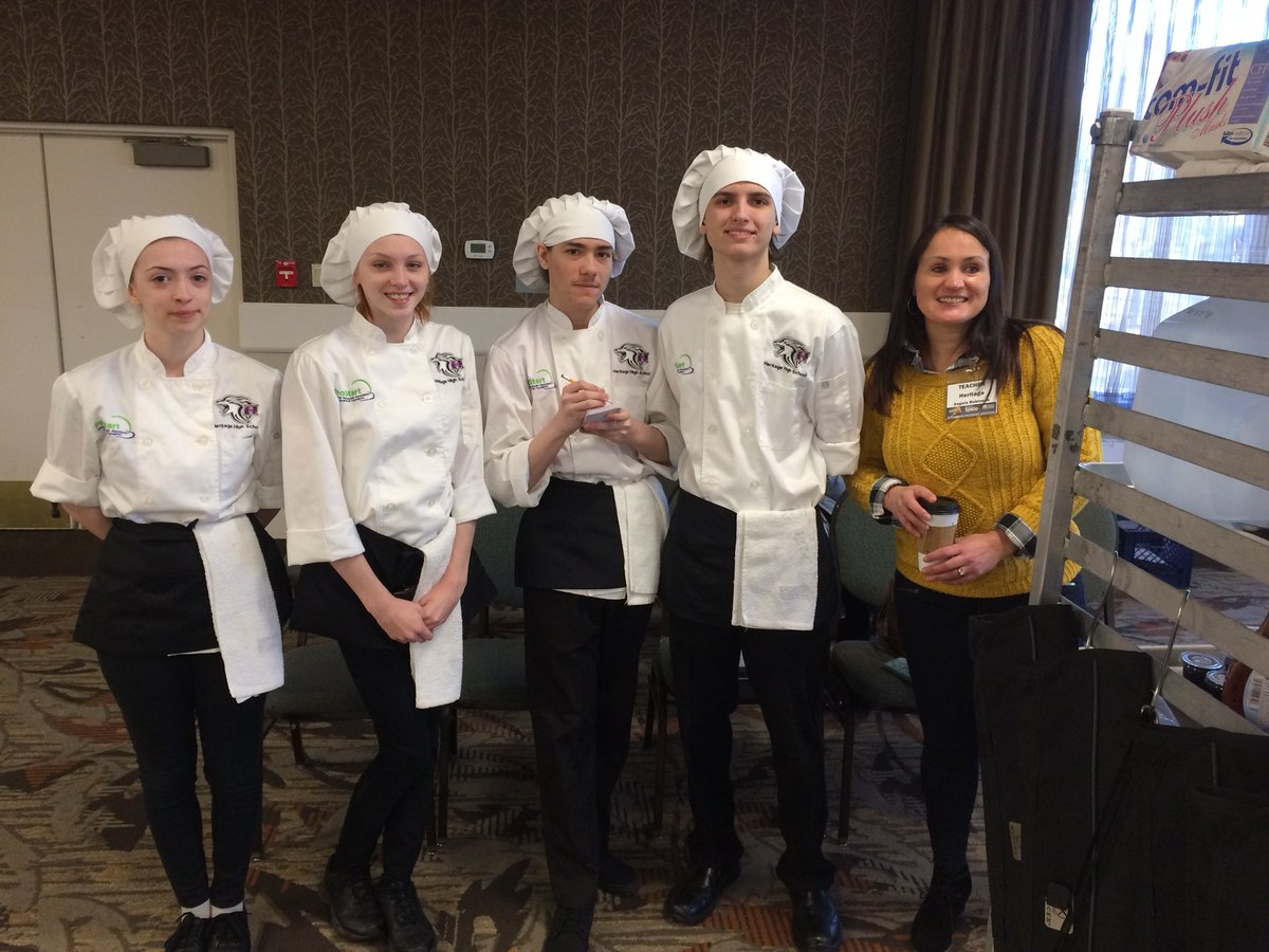 HudsonsBarGrill's tweet photo. Weβre so honored to have worked this season with the @evergreenps @Heritage_HS culinary team! Theyβve worked hard to get ready for this moment at the @WAhospitality @prostart Invitational! Go Timberwolves! #vanwa #ProStartInvitational https://t.co/43rf642MdR