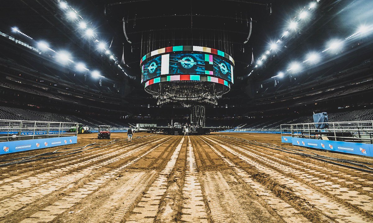 codyjohnson's tweet photo. Houston, tonight’s the night. Let’s make history at @RODEOHOUSTON 2018, see y’all there #CoJoNation! https://t.co/7NhHLsBSsd