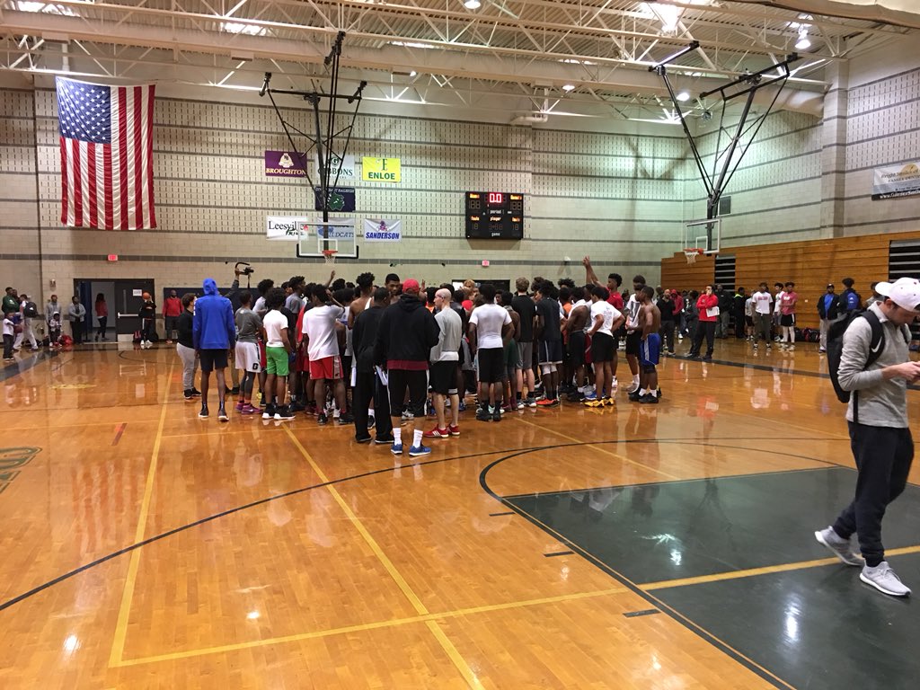 coachcosbb's tweet photo. #BuildingDaBrand 8th,9th,10th Boys Tryouts done for Saturday. #WallWay #GymFull #AdidasGold&Silver https://t.co/J1RSG7pnqW