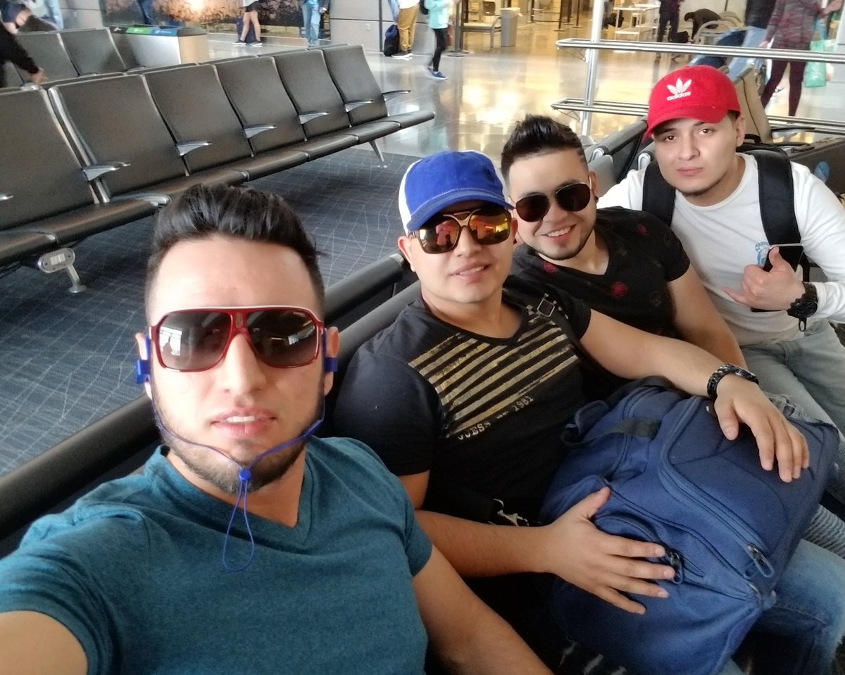 jazzmzenda's tweet photo. Adiós Wichita muy chingón anoche, ahora Fierro a Phoenix!
Voy rumbo a la Phoeniquera 🎶🎶... 🛫 https://t.co/fKH55tuGXr