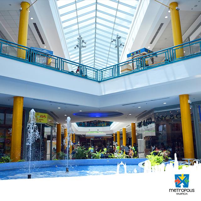metropolis_vln's tweet photo. El Centro Comercial más moderno para tu entretenimiento. Te brindamos seguridad y comodidad en nuestros amplios pasillos, tiendas y servicios. ¡Ven a metropolis!
.
.
#ElShoppingDeTodos #Mimetropolis #CCmetropolis #metropolis #carabobo #valencia #Venezuela #Shopping #compras #love https://t.co/f26ctyBPIL