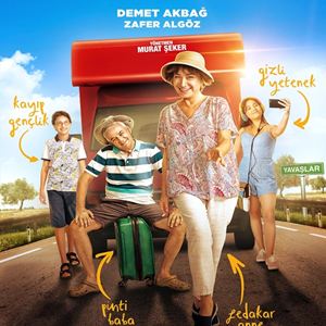 cinetographer's tweet photo. Zafer Algöz ve Demet Akbağ'ın başrollerini paylaştığı Görevimiz Tatil filmini toplamda 274.128 kişi izledi. Film toplamda 3.377.782 TL hasılat elde etti. https://t.co/eEx3C7sJTv