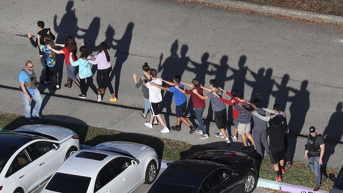 Coral Springs police detail how officers responded to Parkland shooting bit.ly/2FIEKvB https://t.co/DI2ZyrhyPl