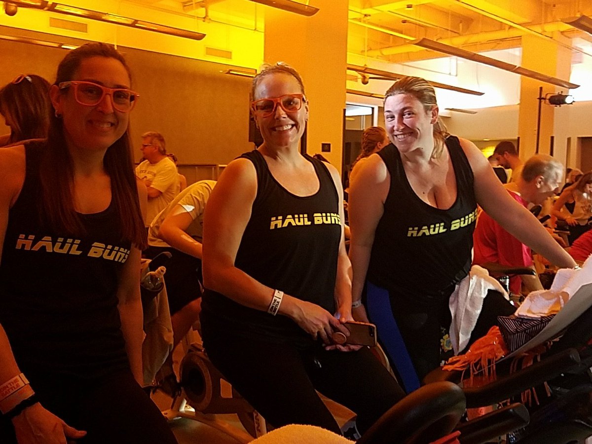 jessijulie's tweet photo. ROUND 3 ding ding ding! @kimroots Team #haulbuns and #CycleforSurvival https://t.co/ai2cNgYjYJ