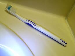 NobleWinner_'s tweet photo. @OralB I went on holiday recently to Miami and I was given this toothbrush by @HiltonMiami but I’m struggling to find out its model or where I can purchase a new one. Please can you help https://t.co/l6JyolKF92