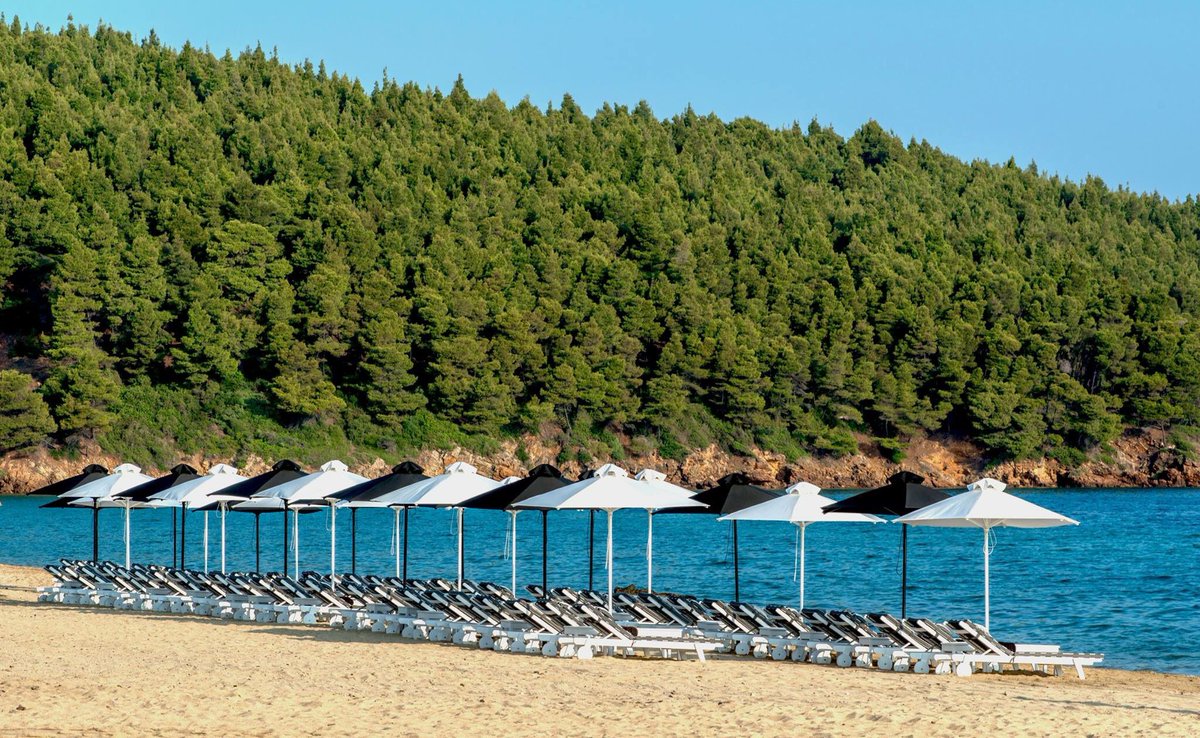 Avaton Luxury Beach Resort tweet media