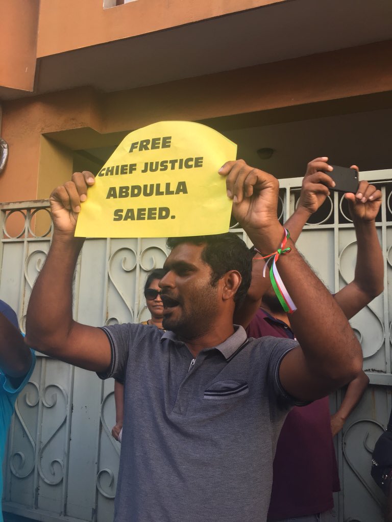 evattey's tweet photo. MDP National Council Member @HassanShiyaan arrested under “state of emergency.” Yameen is using the unconstitutional, draconian “state of emergency” as excuse to snuff out all voices of dissent. #FreeGita https://t.co/vbaDjPWQew