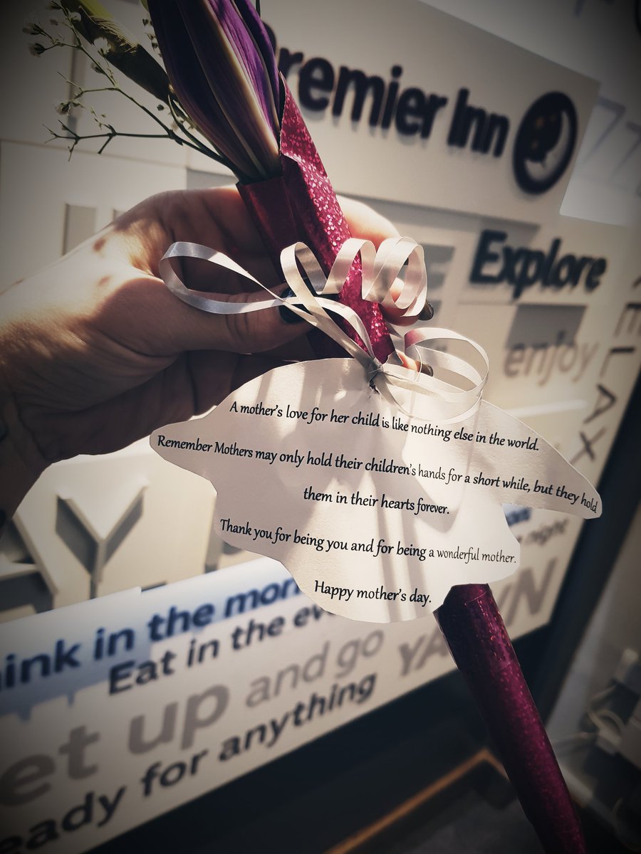 Beautiful little touch for our Mums checking in tonight well done Catty #MothersDay #PIWOW crazy this week at Centralpark PI&amp;R <a href="/seanquirke1888/">Sean Quirke</a> <a href="/SDEBDD/">simon ewins</a> <a href="/foggyfogster/">Paul Foggin</a>