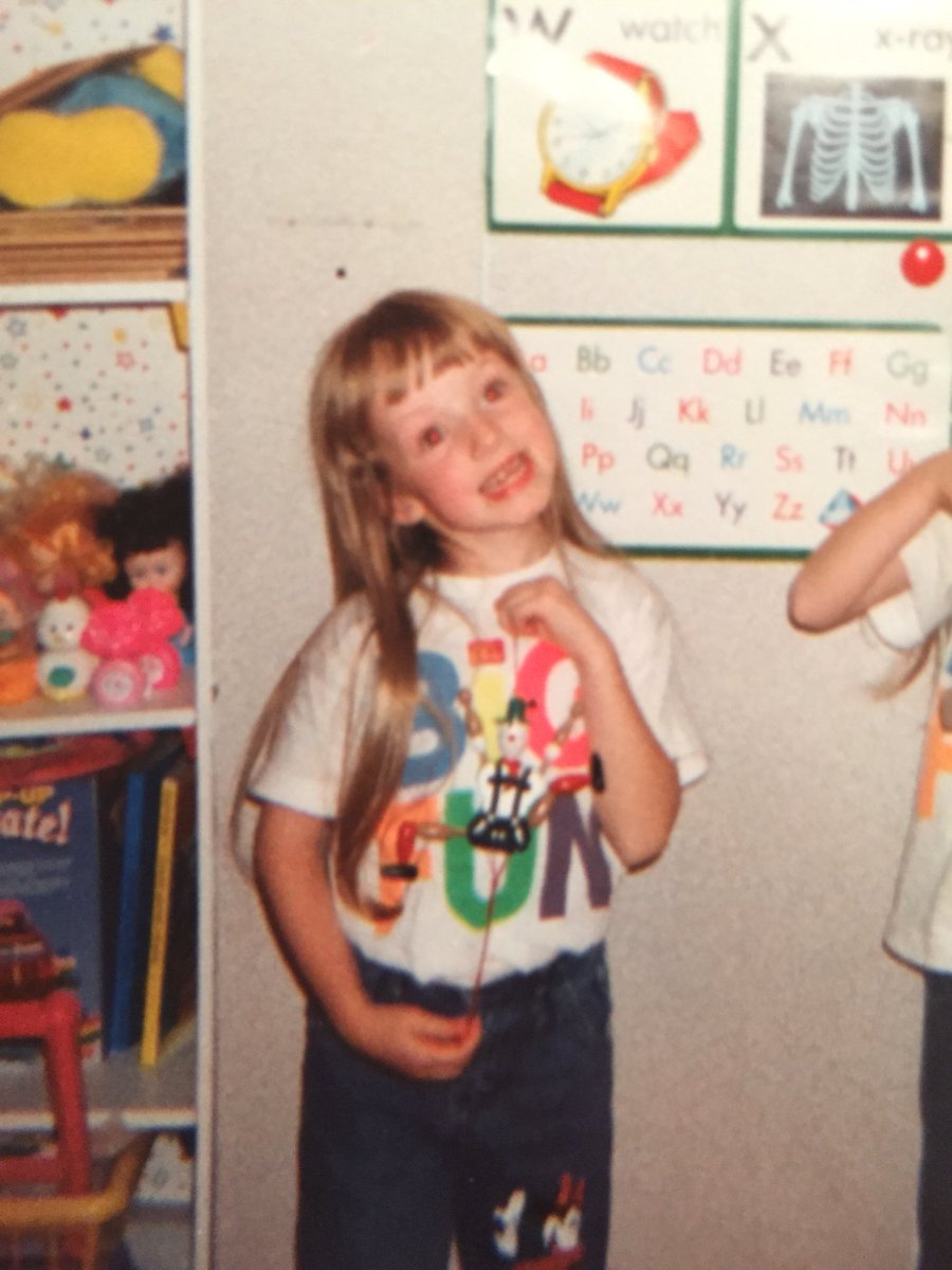 futurefaceofsci's tweet photo. From a quiet, painfully shy kid to a scientist and lecturer @SwanseaMedicine Read more about my journey into science: https://t.co/4lg68skDGb #futurefaceofsci https://t.co/6iPWAknsOg