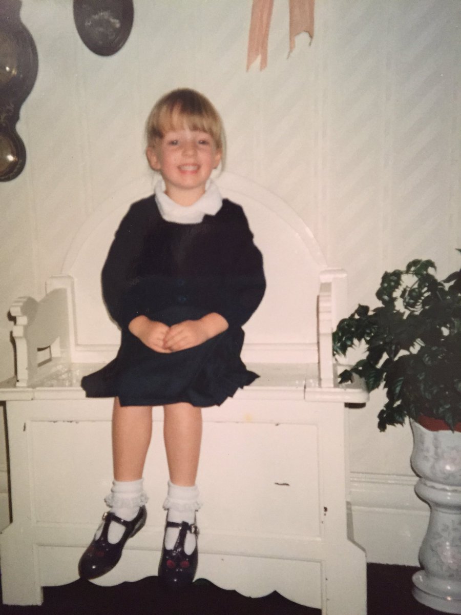 futurefaceofsci's tweet photo. From a quiet, painfully shy kid to a scientist and lecturer @SwanseaMedicine Read more about my journey into science: https://t.co/4lg68skDGb #futurefaceofsci https://t.co/6iPWAknsOg