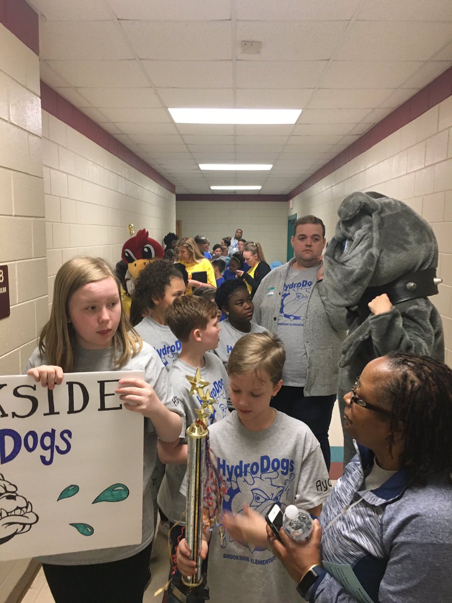 GCSHighSchools's tweet photo. The parade of teams is about to begin! #RoboGASTON #gcsk12 https://t.co/wyWT3258Bl